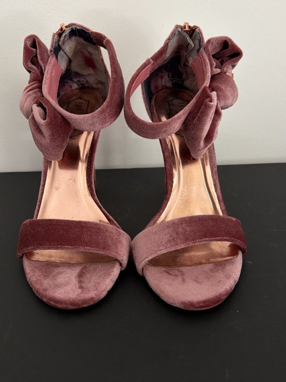 Ted Baker Pink Velvet Bow Heels – Size 39